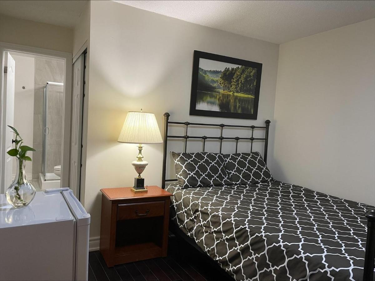 77 Nice And Warm Series Rooms تورونتو المظهر الخارجي الصورة