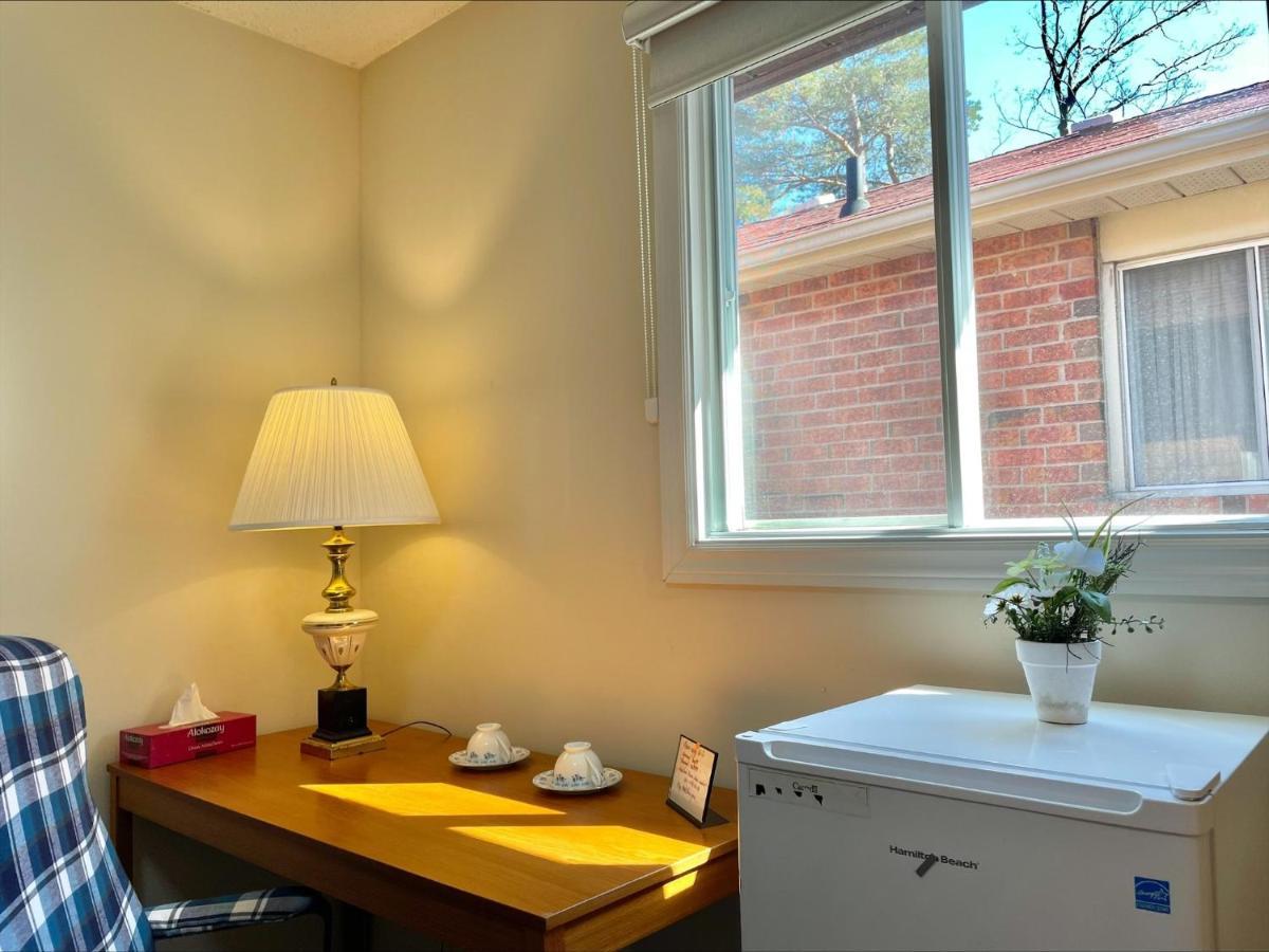 77 Nice And Warm Series Rooms تورونتو المظهر الخارجي الصورة