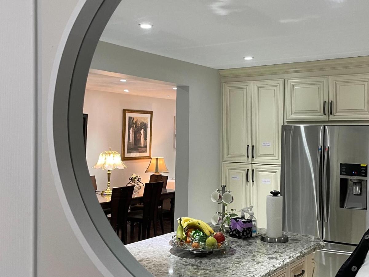 77 Nice And Warm Series Rooms تورونتو المظهر الخارجي الصورة