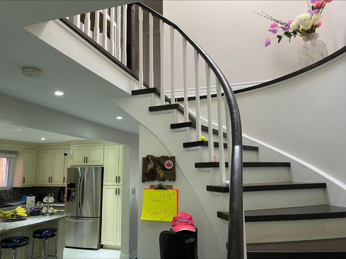 77 Nice And Warm Series Rooms تورونتو المظهر الخارجي الصورة